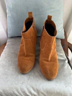 Dolce Vita brown suede western ankle booties size 8M